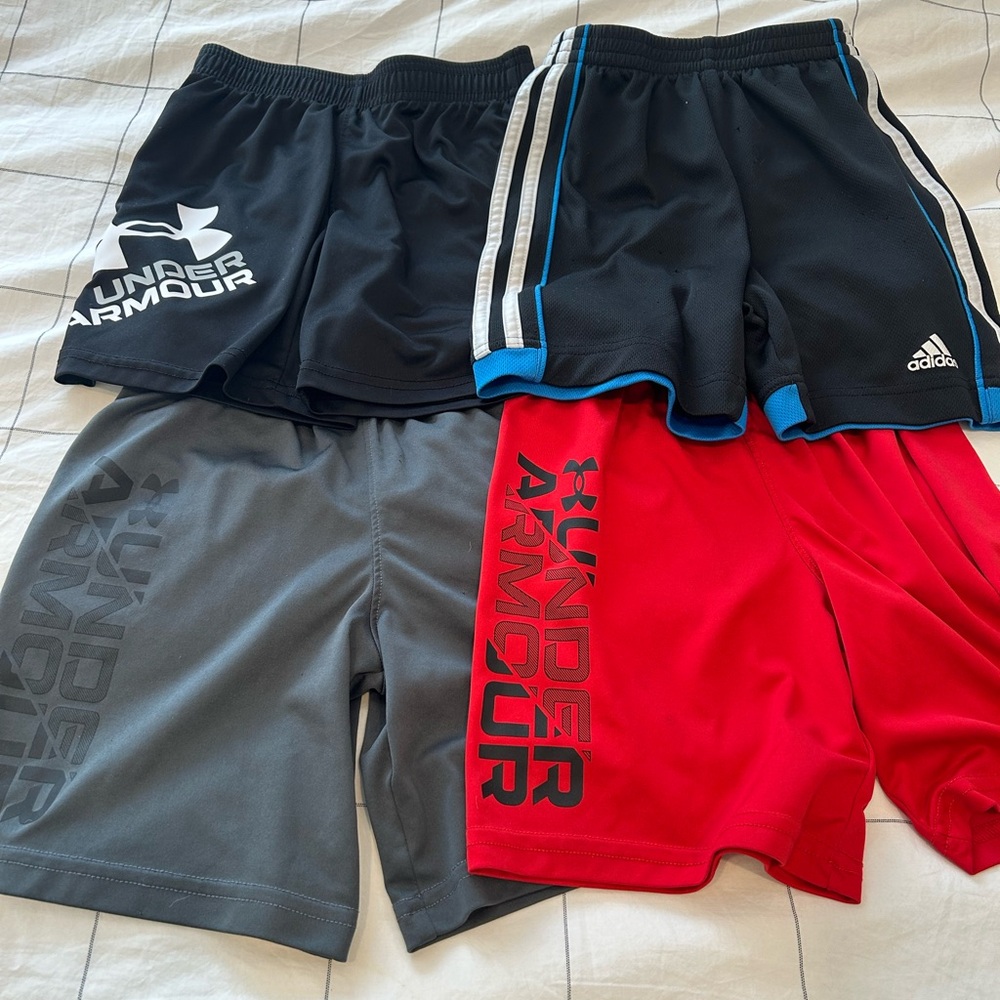 6 pairs of used size 6 boys athletic shorts.